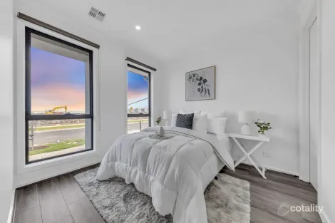 Property photo of 18 Caladenia Avenue Tarneit VIC 3029