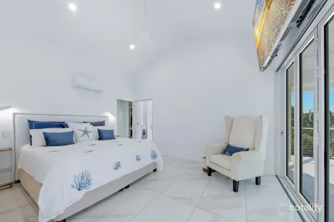 Property photo of 45 Harbour Avenue Shute Harbour QLD 4802