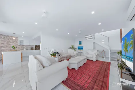 Property photo of 45 Harbour Avenue Shute Harbour QLD 4802