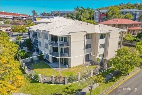 Property photo of 2/6 Omeo Street Macgregor QLD 4109