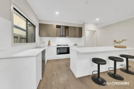 Property photo of 12 Charming Loop Officer VIC 3809