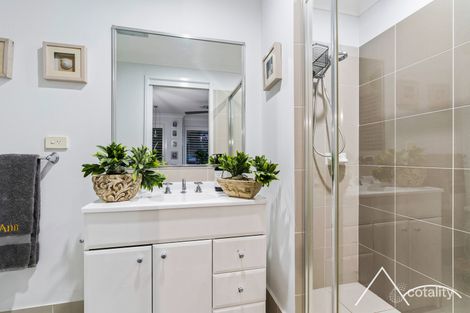 Property photo of 4 Cape Street Spring Farm NSW 2570