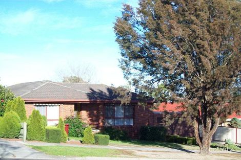 42 Sydney Parkinson Ave, Endeavour Hills, VIC 3802