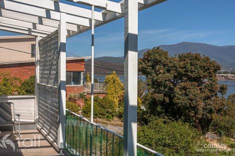 Property photo of 106 Derwent Avenue Lindisfarne TAS 7015