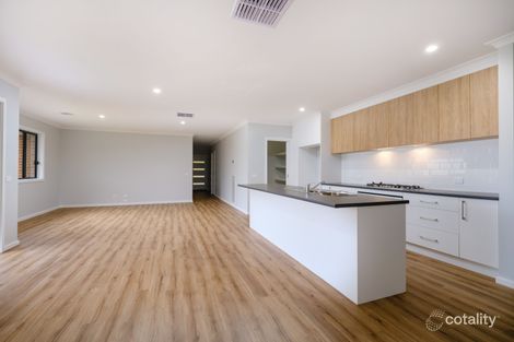 Property photo of 11 Ziebell Circuit Wodonga VIC 3690