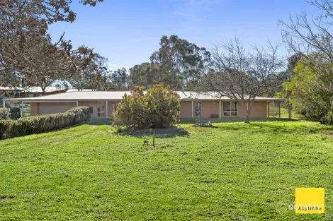 4 PIONEER DR, MAIDEN GULLY, VIC 3551