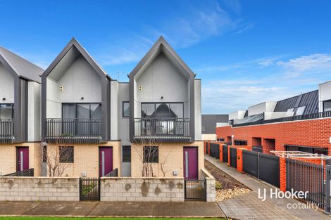 15 Ripplebrook Walk, Pakenham, VIC 3810