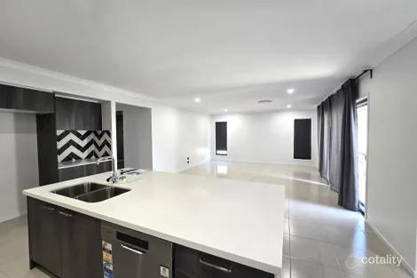 Property photo of 5 Vicky Avenue Crows Nest QLD 4355