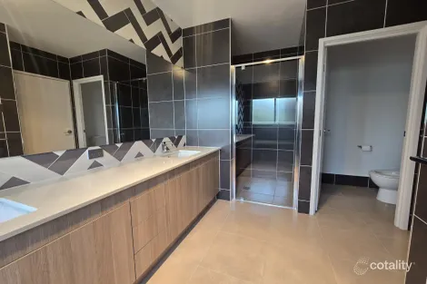 Property photo of 5 Vicky Avenue Crows Nest QLD 4355