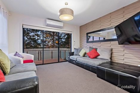 Property photo of 7 Kanooka Grove Meadow Heights VIC 3048