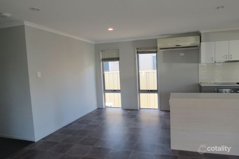 Property photo of 1/16 Mayfair Drive Emerald QLD 4720