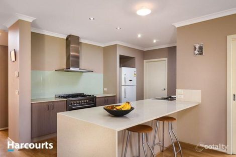 Property photo of 10 Cribb Cove Narre Warren South VIC 3805