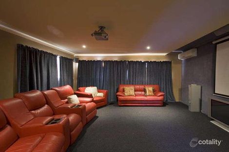 Property photo of 29 Woolner Place Mount Ommaney QLD 4074