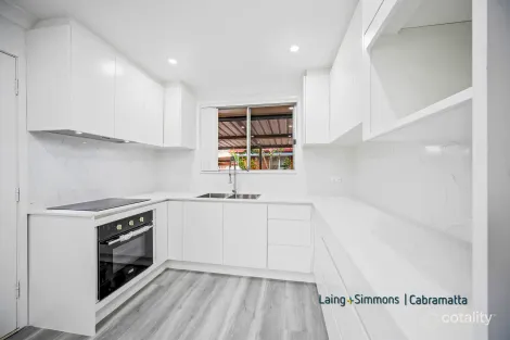 Property photo of 9 Rimfire Close Bossley Park NSW 2176