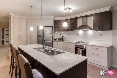Property photo of 10 Castle Court Beaconsfield VIC 3807