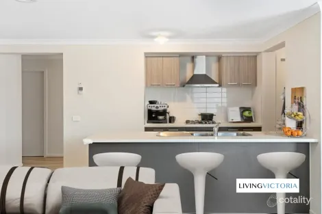 Property photo of 35 Benson Drive Werribee VIC 3030