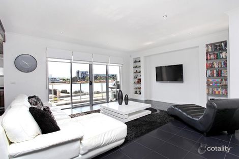 Property photo of 72 The Esplanade Caroline Springs VIC 3023