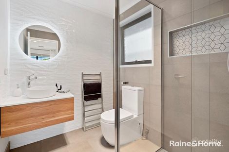 Property photo of 8 Lupin Court Cranbourne North VIC 3977