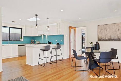 Property photo of 8 Lupin Court Cranbourne North VIC 3977