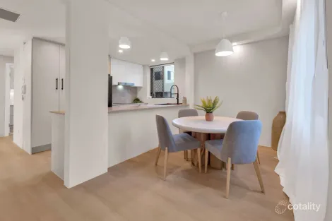 Property photo of 2/29 Second Avenue Broadbeach QLD 4218