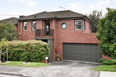 Property photo of 2 Amar Street Strathmore VIC 3041