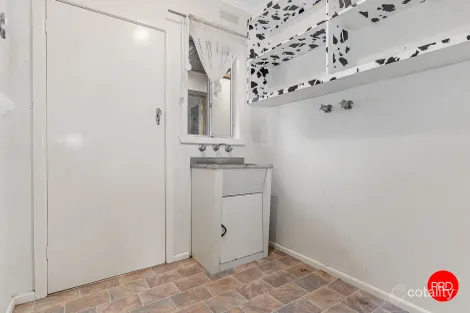 Property photo of 37 Allingham Street Golden Square VIC 3555