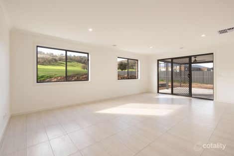 Property photo of 26 Hampshire Boulevard Leneva VIC 3691