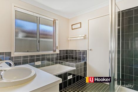 Property photo of 5 Mackillop Crescent St Helens Park NSW 2560