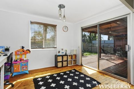 Property photo of 33 Windsor Road Berkeley Vale NSW 2261