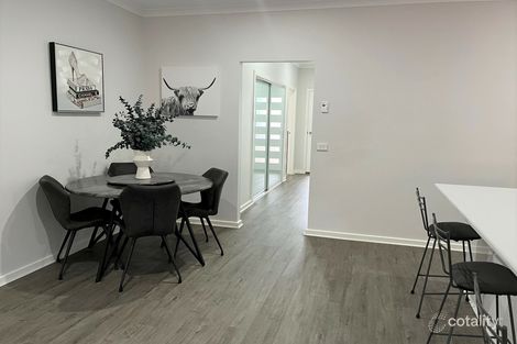 Property photo of 2/17 Regan Drive Romsey VIC 3434