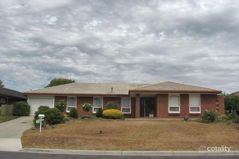 10 Roberts Cres, Hope Valley, SA 5090