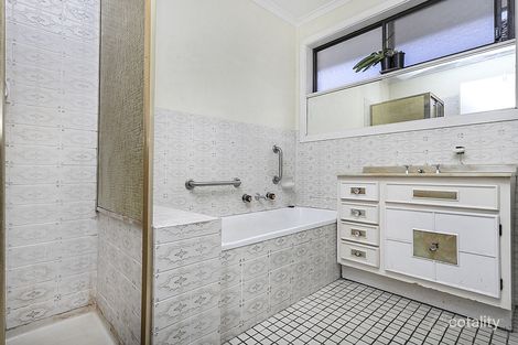 Property photo of 18 Rymill Court Altona North VIC 3025