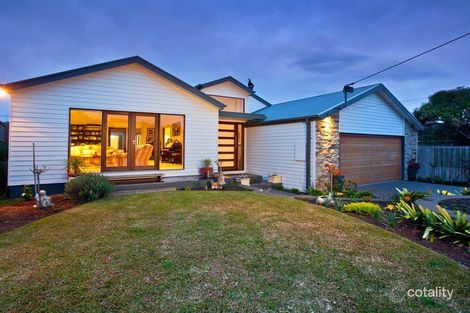 Property photo of 17 Heather Avenue Sorrento VIC 3943