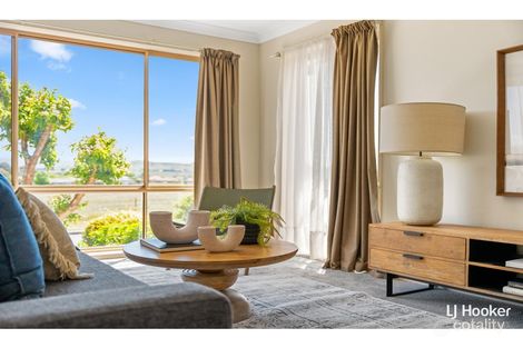 Property photo of 10 Courtneidge Street Dunlop ACT 2615