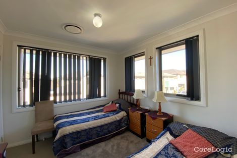 Property photo of 22 Aspect Crescent Colebee NSW 2761