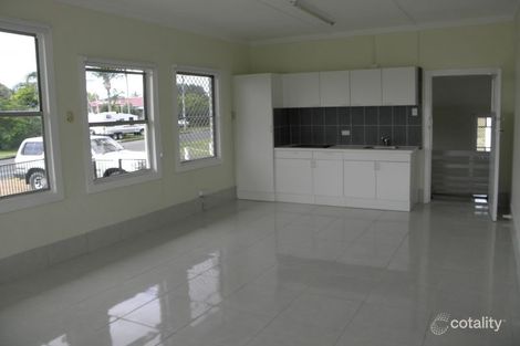 2 Bates Dr, Birkdale, QLD 4159