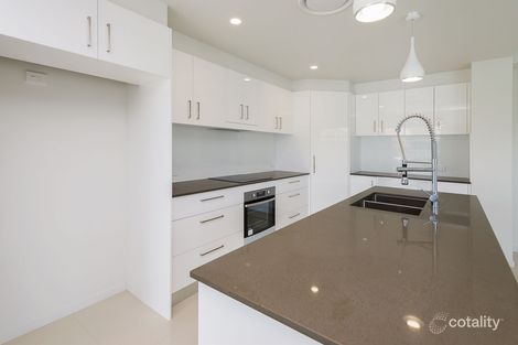 Property photo of 1/2 Vaggelas Crescent Biggera Waters QLD 4216