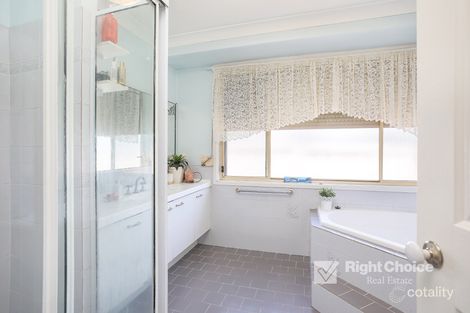 Property photo of 3 Flame Tree Place Albion Park Rail NSW 2527