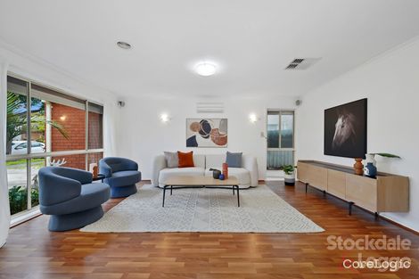 Property photo of 5 Masters Circuit Roxburgh Park VIC 3064