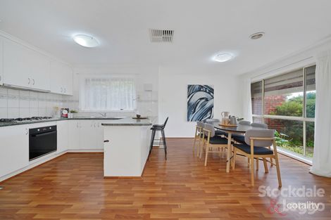 Property photo of 5 Masters Circuit Roxburgh Park VIC 3064