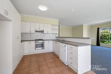 Property photo of 2/108 Springvale Road Nunawading VIC 3131