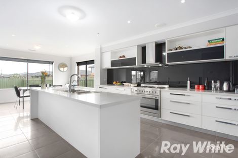 Property photo of 10 Sun Orchid Drive Pakenham VIC 3810