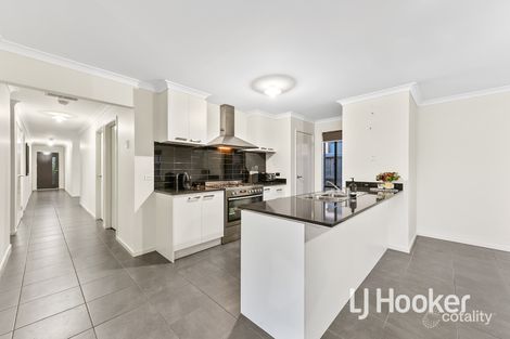 Property photo of 8 Longmeadow Road Officer VIC 3809