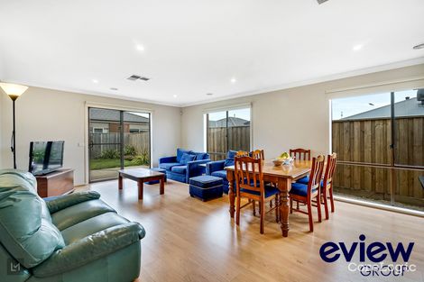 Property photo of 13 Yaleri Rise Werribee VIC 3030