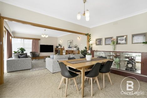 Property photo of 27 Browns Parade Wendouree VIC 3355