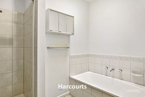 Property photo of 10 Orlit Close Cranbourne North VIC 3977