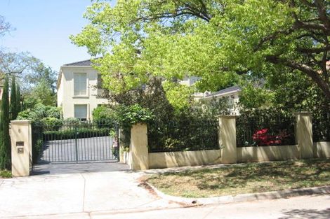 5 Torrington Pl, Canterbury, VIC 3126