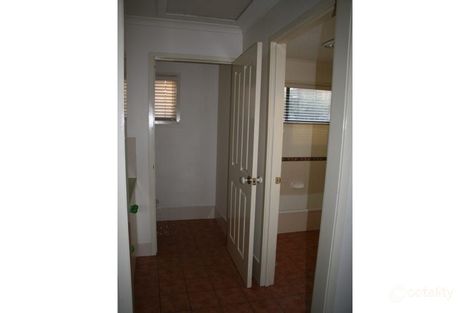 2 Dolben St, Willowbank, QLD 4306