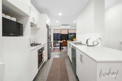 Property photo of 21 Clendon Way Craigieburn VIC 3064