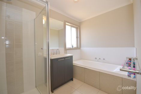 Property photo of 22 Cahill Close Lucas VIC 3350